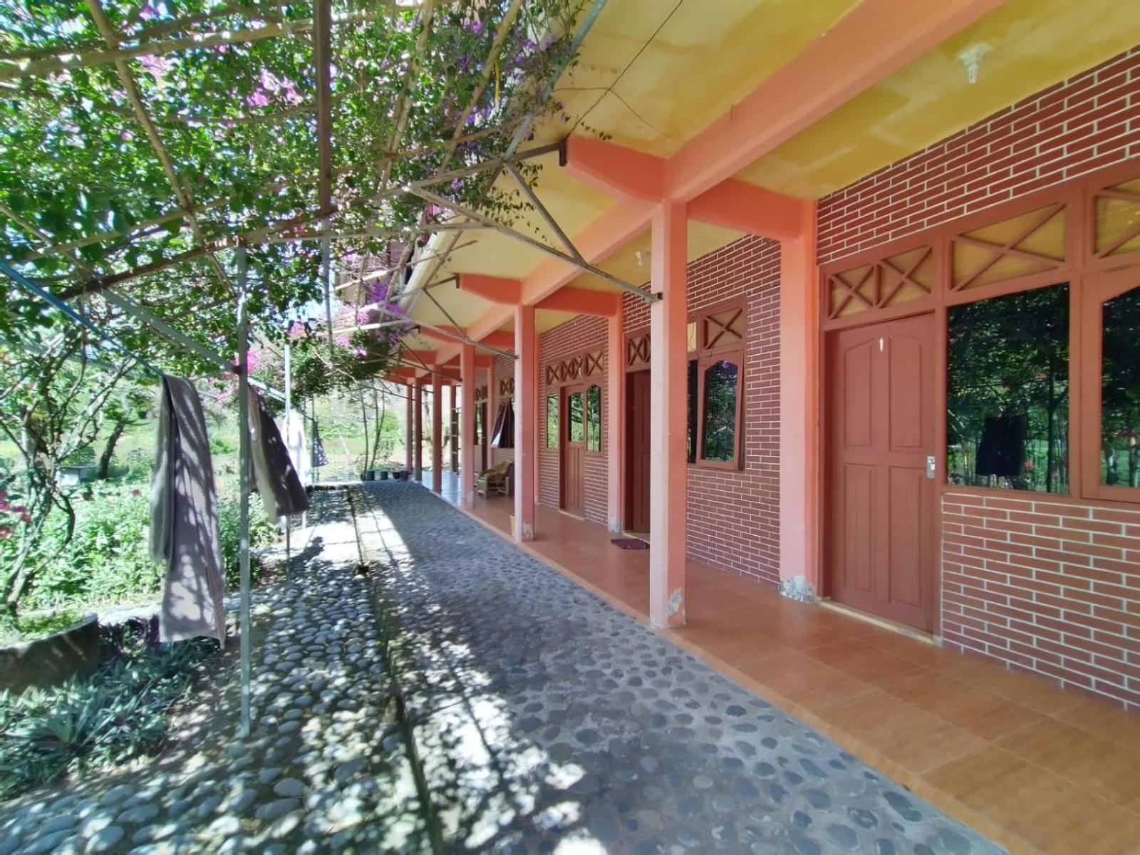 Supersuck Hotel Maluk 外观 照片